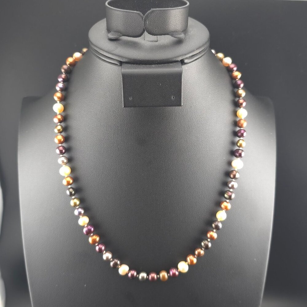 Multicolor Freshwater Pearl Necklace With Twist Clasp 18 Inches - Picture 5 of 8